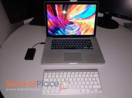 MACBOOK PRO 15 - INTEL QUAD CORE i7 - NVIDIA - 16GB RAM