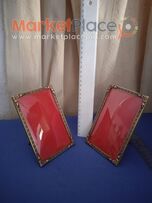 Δύο παλαιές μπρούτζινες φωτογράφοθήκες του 1960 με κοίλο γυαλί.