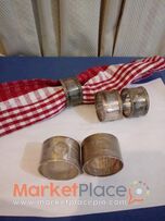 2 παλαιές ασημένιες πετσετοθηκες μαζί με 3 επαργυρες.