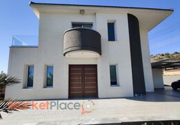 House – 4 bedroom for sale, Apeshia village