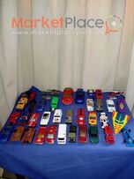 38 συλλεκτικά αυτοκινητάκια και όχι μόνο.