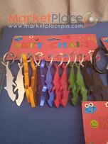 34 μπρελόκ από αλουμίνιο.