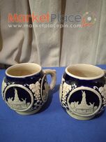 Δύο συλλεκτικές κεραμικές κούπες για κρασί ή μπύρα.