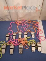 10 συλλεκτικές μεταλλικές σφυριχτρες.