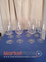 12 παλαιά ποτήρια για λικέρ.