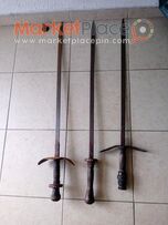 Παλαιά μεταλλικά τού αμονιου για το τζάκι.