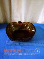 Παλαιό Μπολ σε σχήμα φύλλου.