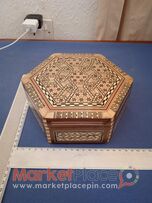 Χειροποίητο ξύλινο κουτί από σεντεφι.