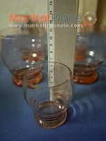 4 παλαιά ποτήρια σύν ένα για λικέρ.