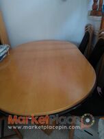 Τραπεζαρία με τις καρέκλες σετ