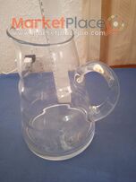 Μεγάλη κανάτα νερού.