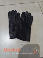 Leather gloves