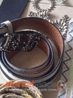 Συλλογή πακέτο από 40 γυναικείες ζώνες.