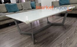 Τραπεζάκι σαλονιού μαζί με γυαλί σε άριστη κατάσταση