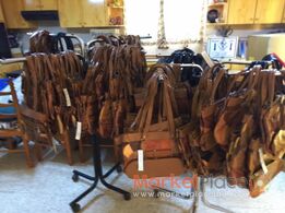 New ladies part leather hand bags for sale. Selling the lot.