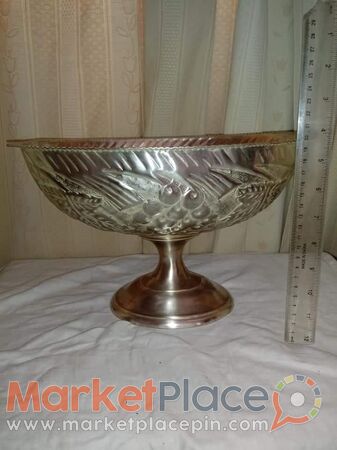 Παλαιά σκαλιστή μπρούτζινη με επαργυρωση φρουτιερα. - Mesa Geitonia, Limassol