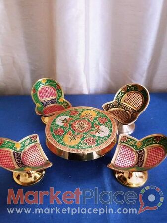 Μικρό μπρούτζινο σετ από τραπεζάκι και 4 καρέκλες. - 1.Limassol, Limassol