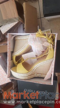 Papoutsia gynekeia - Aradippou, Larnaca