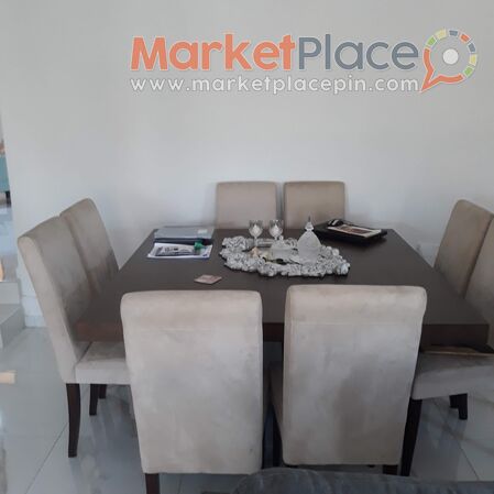 ΤΡΑΠΕΖΑΡΙΑ ΜΕ ΚΑΡΕΚΛΕΣ - Kato Polemidia, Limassol